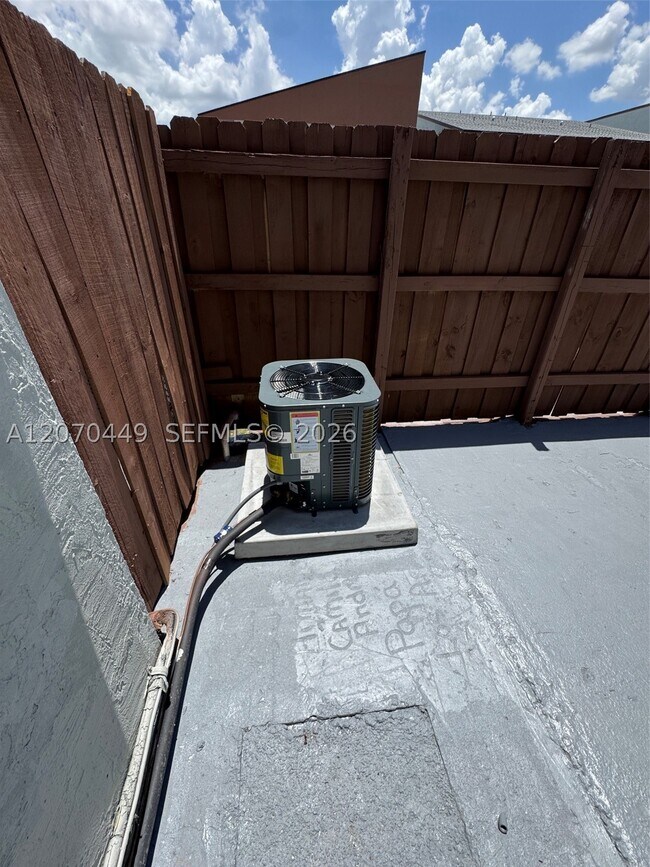 Building Photo - 15441 SW 81st Cir Ln