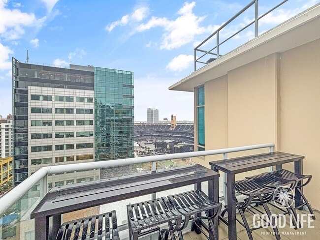 Building Photo - Stunning 1BD/1BA Condo in East Village W/ A/C, W/D, Rooftop Deck, Padres Stadium View, Community ...