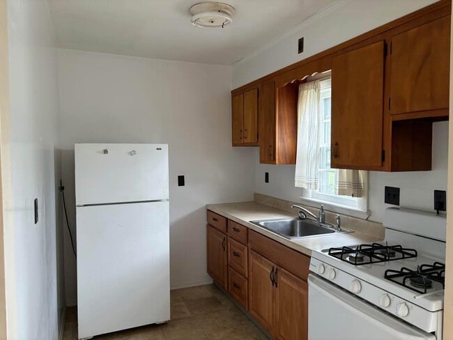 Building Photo - 46 Ferris Pl