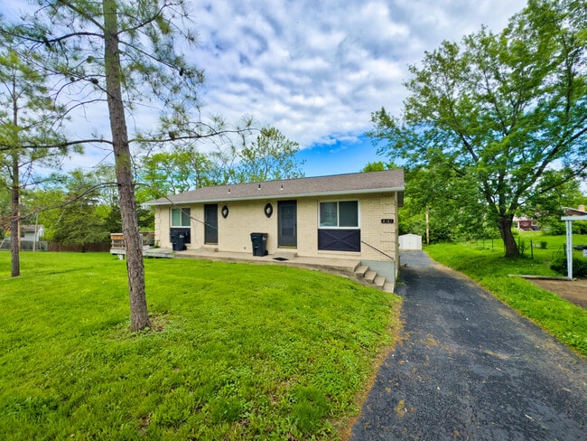 Primary Photo - 2303 Sears Ct