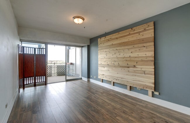 Building Photo - 800