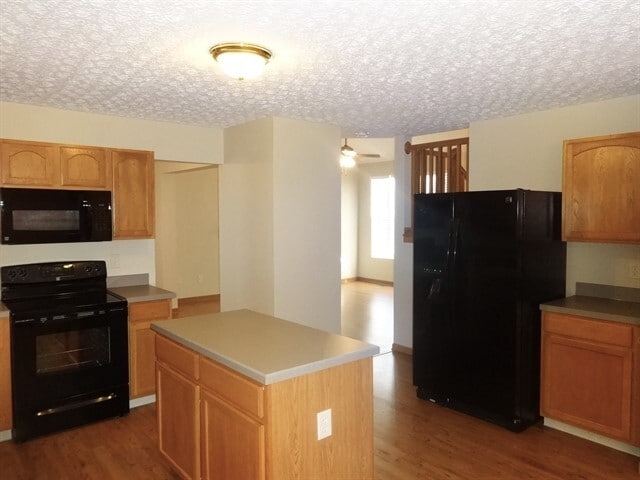 Building Photo - 1961 Bay Port Dr