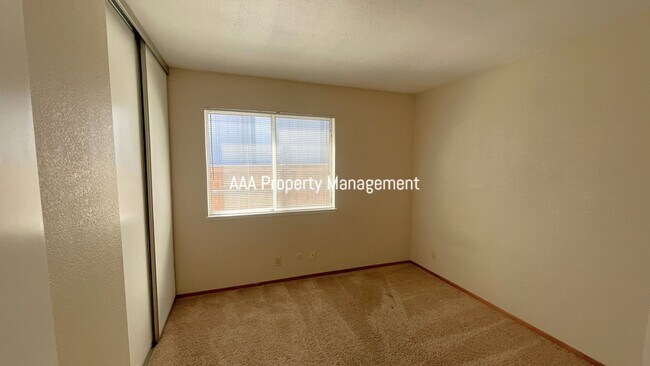 Building Photo - Brentwood Beautiful 3 bedroom 2 bath home!...