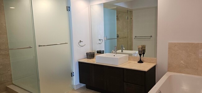 Building Photo - 200 Sunny Isles Blvd