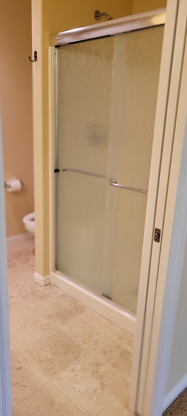 Building Photo - 539 SE Oak Grove Ave