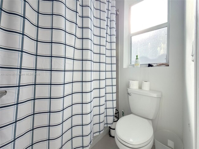 Building Photo - 2636 SE 13th Ct