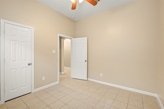 Building Photo - 10506 Pleasant Villas Ln