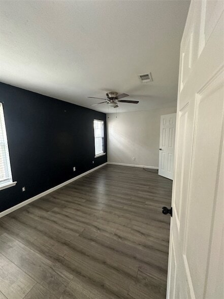 Building Photo - 6524 Blue Grass Dr