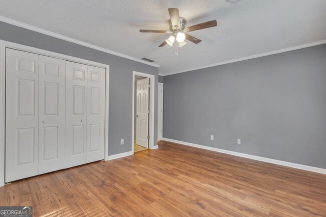 Building Photo - 135 Handshaker Ct