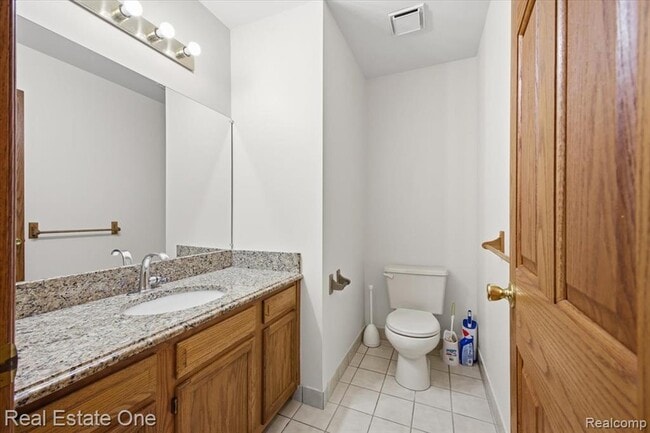 Building Photo - 2251 Crystal Dr