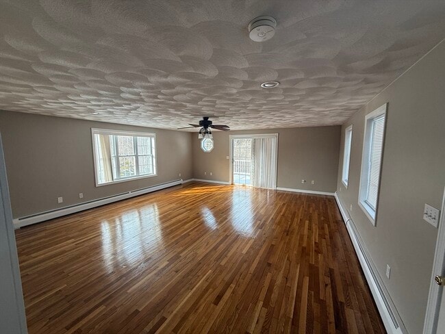 Building Photo - 59 Elm St