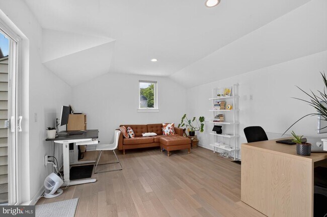 Building Photo - 7354 Ridge Ave