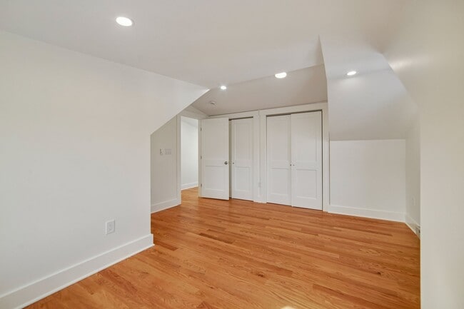 Building Photo - 42 Brookfield Rd