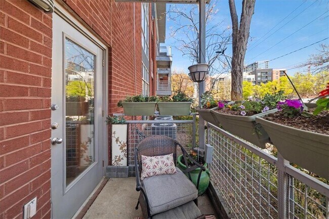 Building Photo - 89 Mangum St SW