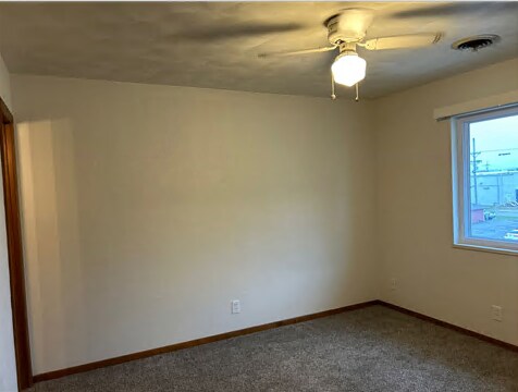 Building Photo - 115 Southview Dr