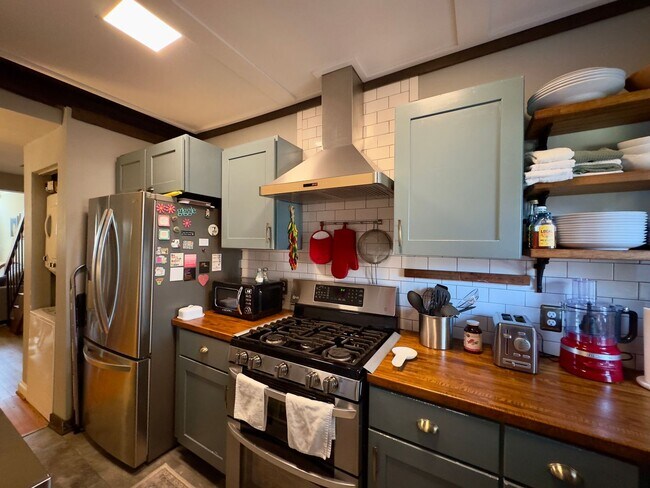 Building Photo - Charming 2 Bedroom/1 Bathroom Townhome with In-Unit Laundry in Ridgley's Delight, MD!