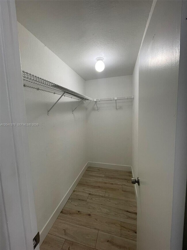 Building Photo - 2580 Coral Springs Dr