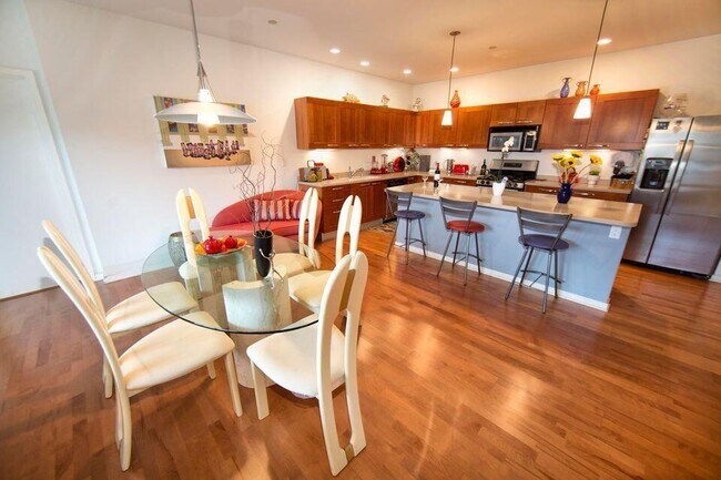 Building Photo - 1522 N Prospect Ave