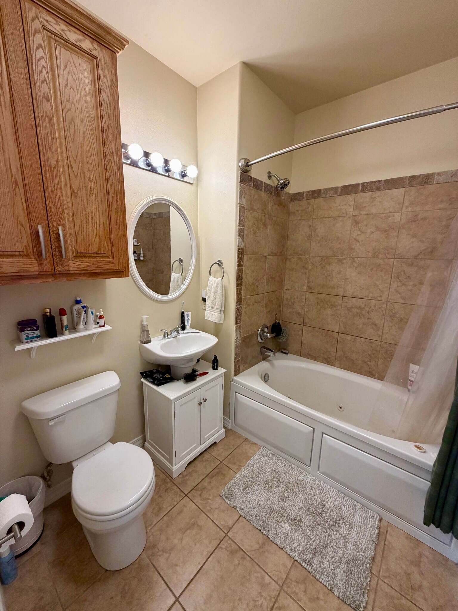 Building Photo - 1244 N Lewis Ave