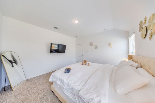 Building Photo - 6055 Diamond Vis Ct