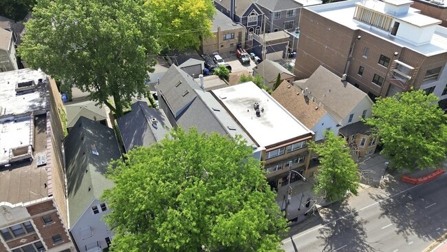 Building Photo - 4541 N Western Ave