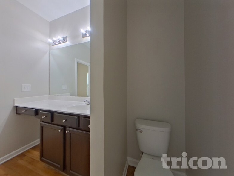 Building Photo - 731 Independence Ave