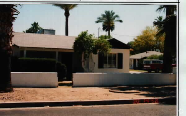 Primary Photo - Town & Country Lodge
