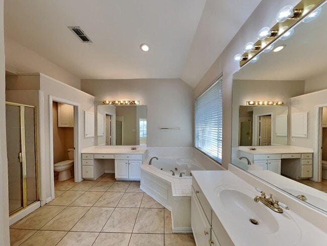 Building Photo - Stunning Home in the Highly Sought-After Wellington Addition!