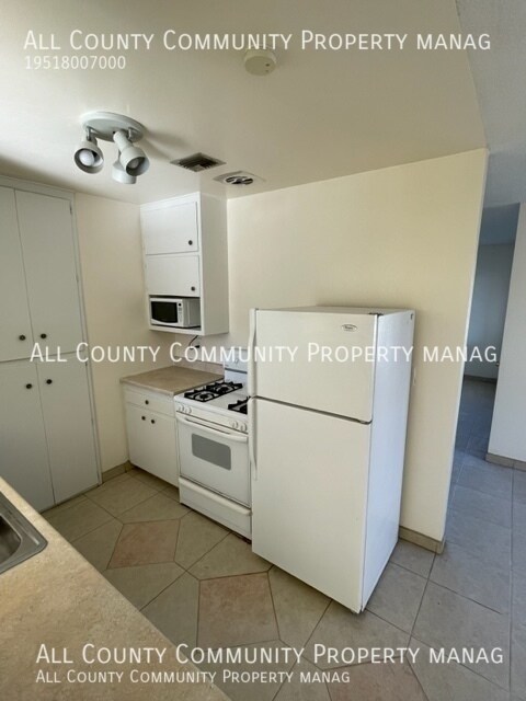 Building Photo - 61465 Alta Vista Dr