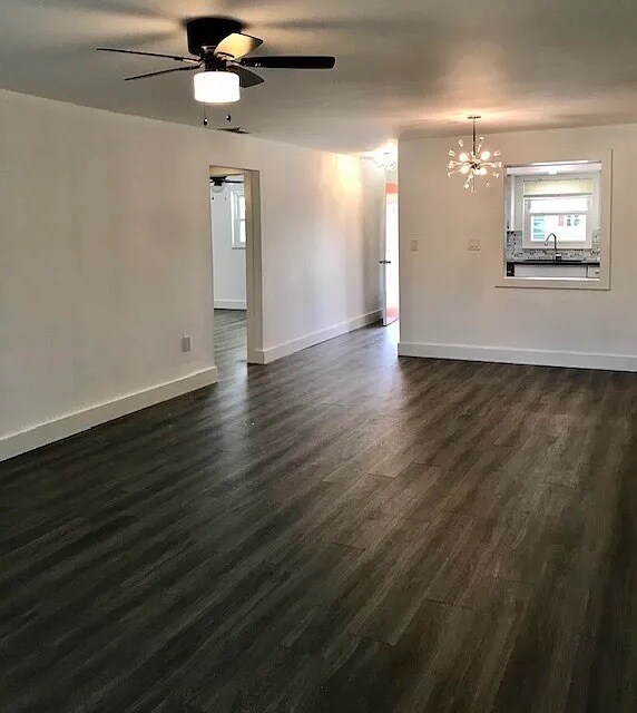 Dining - 200 Valley Stream Dr