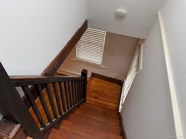 Building Photo - 182 Maple Hill Rd