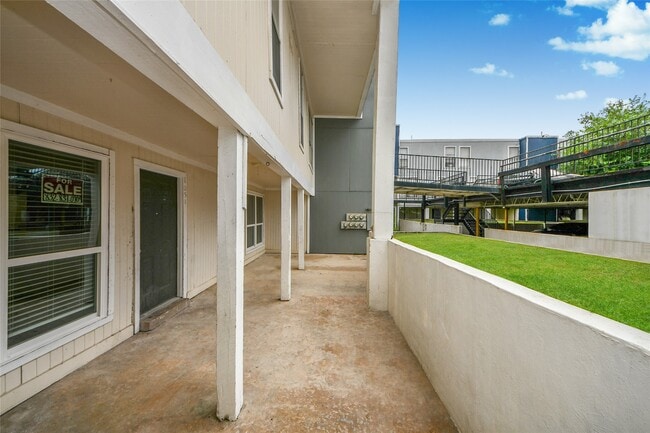 Building Photo - 781 Country Pl Dr