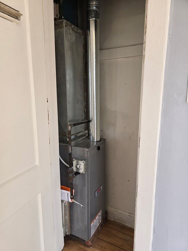 Building Photo - 10758 S Indiana Ave