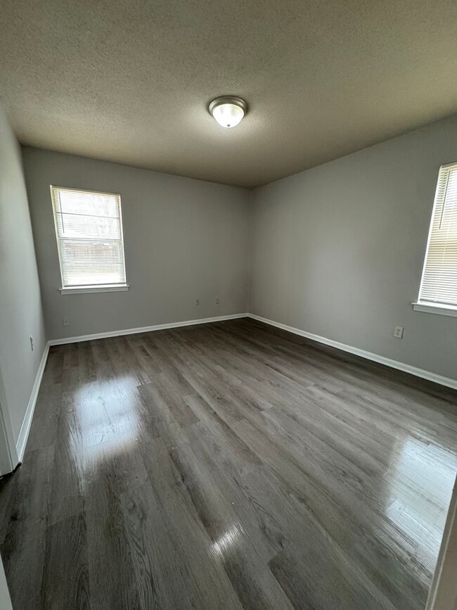 Building Photo - Newly Renovated Home In Whitehaven - Open ...