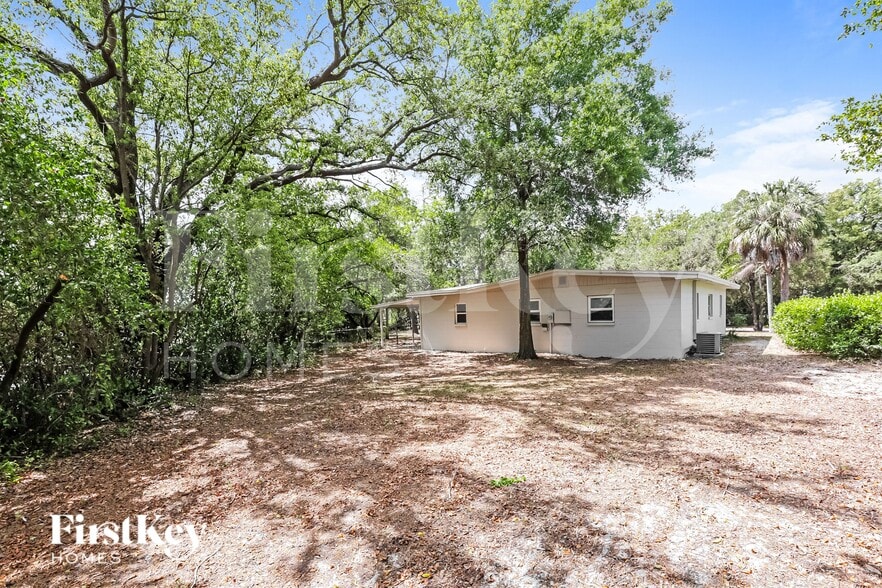 Building Photo - 9305 N Forest Hills Dr