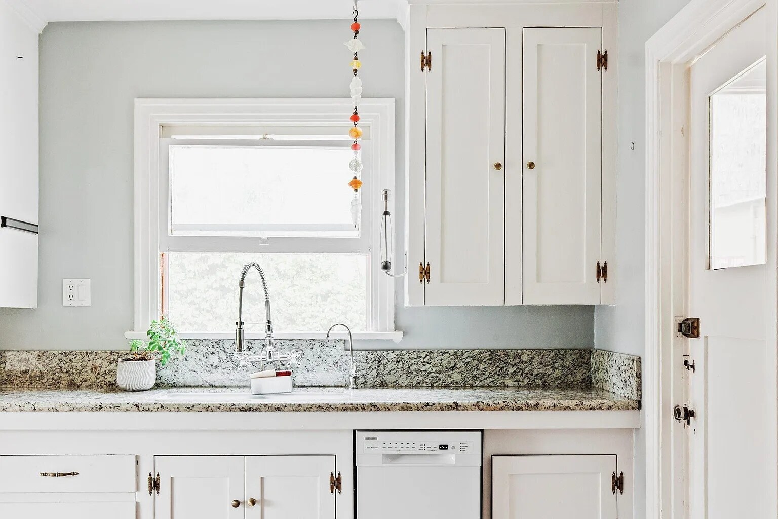 Kitchen - 1033 Grant St