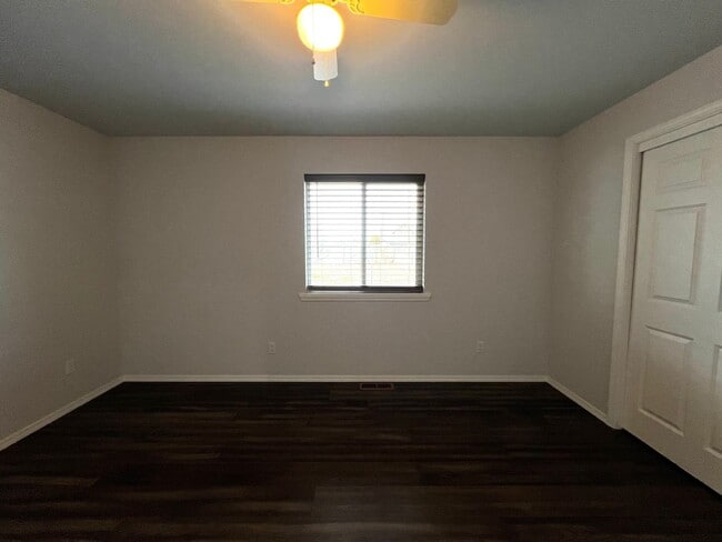 Building Photo - 2005 Ledwich Ave