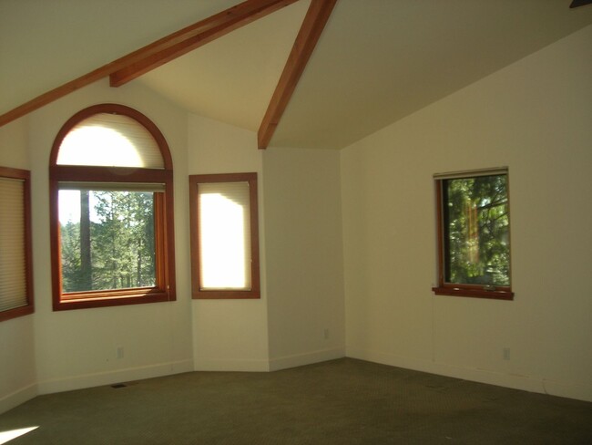 Building Photo - Lovely Tahoe Style Custom Home