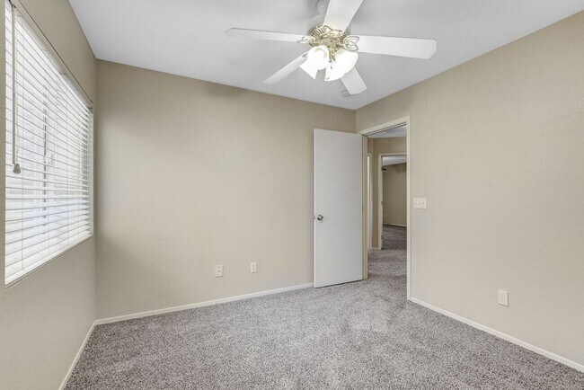 Building Photo - 2 Story 4 bedrooms 2.5 Bathrooms 2 car garage.