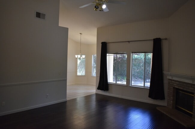 Building Photo - 1785 E Turnberry Ave