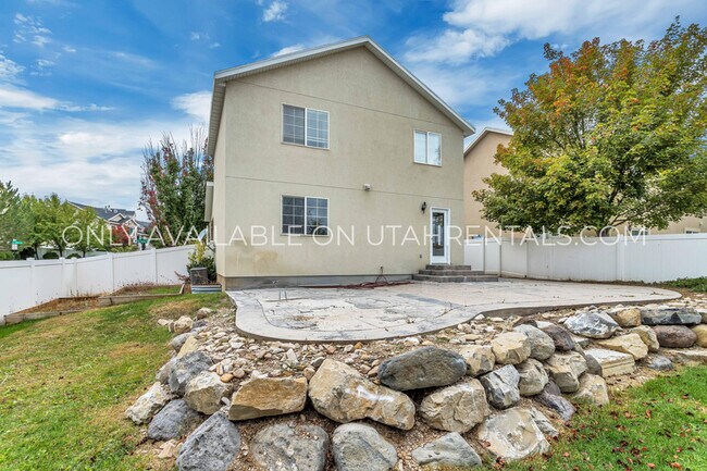 Building Photo - 10881 Pine Shadow Rd
