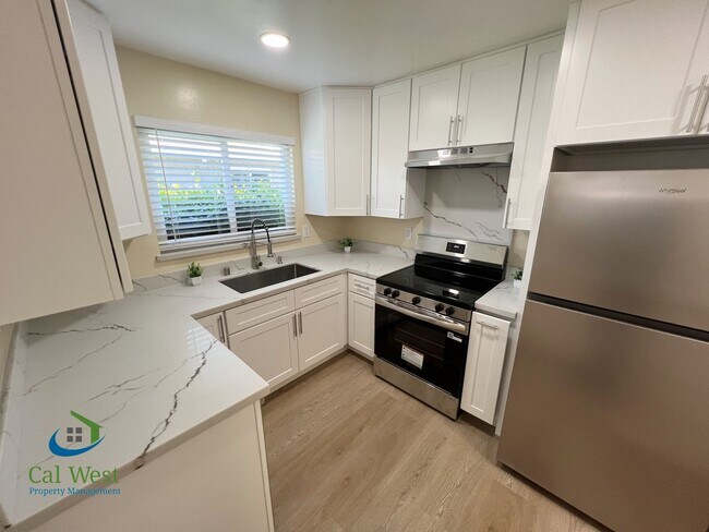 Building Photo - $2,895 - UPDATED 2 BR/1BA Duplex-Downtown Willow Glen!