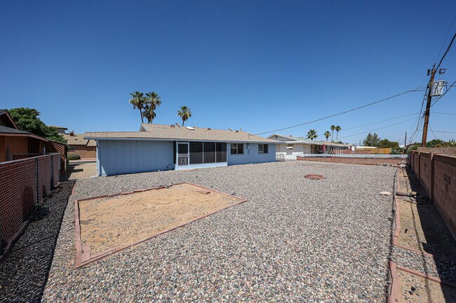 Building Photo - 11033 W Elk Ave