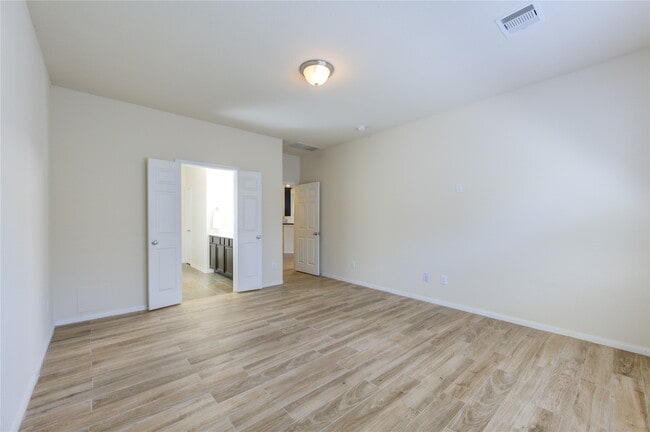 Building Photo - 6518 Wilshire Ridge