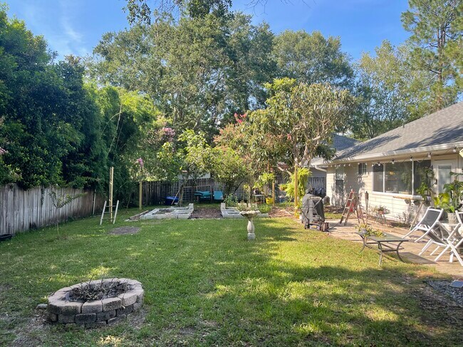 Building Photo - 6746 NW 37th Terrace