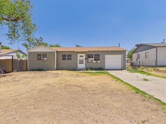 Building Photo - 3810 Mesa Verde Dr