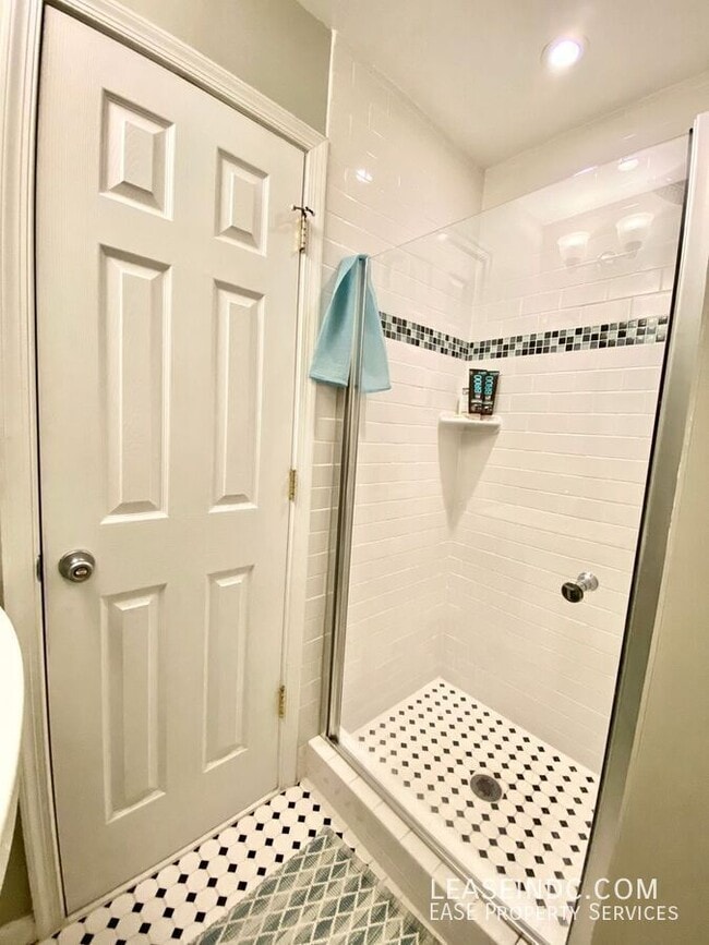 Building Photo - 1612 6th St NW