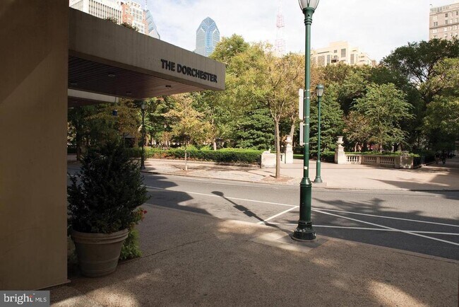 Building Photo - 224-30 W Rittenhouse Square
