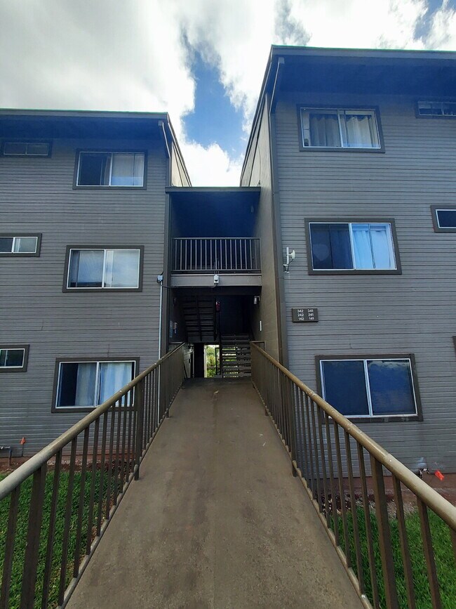 Building Photo - Makakilo 3br, 2ba, 2pkg townhome - Palehua Villas