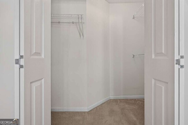 Building Photo - 72 Victorian Cir